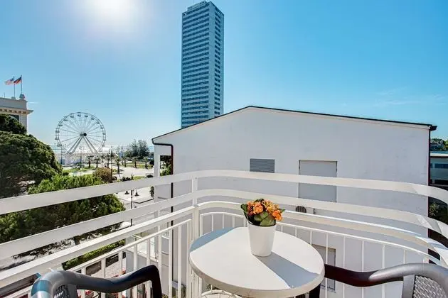 Superior Oda, Şehir Manzaralı