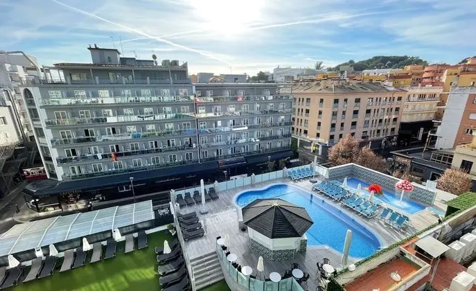 Superior Dört Kişilik Oda, Balkon