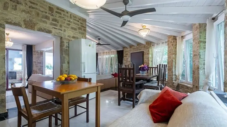 Executive Villa, 4 Yatak Odası, Kişiye Özel Havuzlu, Havuz Manzaralı (Artemis)