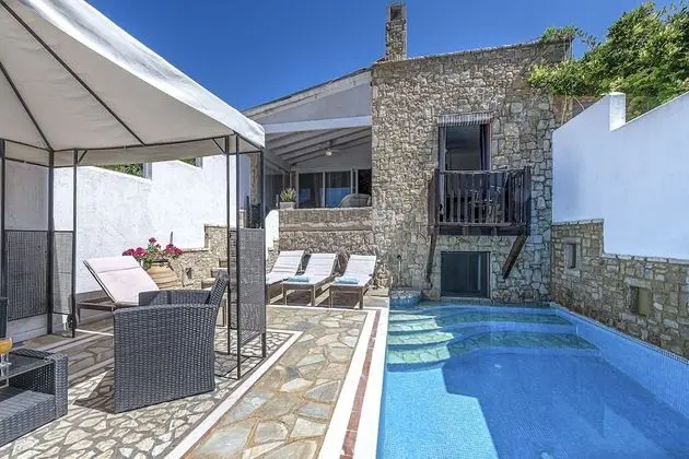 Executive Villa, 4 Yatak Odası, Kişiye Özel Havuzlu, Havuz Manzaralı (Artemis)