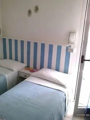 Tek Büyük veya İki Ayrı Yataklı Oda, Balkon