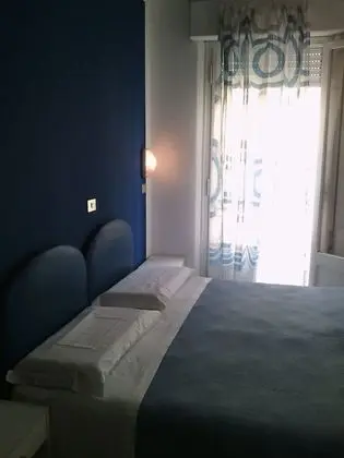 Tek Büyük veya İki Ayrı Yataklı Oda, Balkon