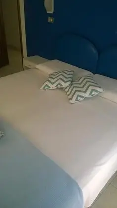 Tek Büyük veya İki Ayrı Yataklı Oda, Balkon