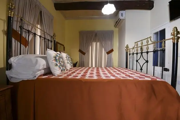 Tek Büyük veya İki Ayrı Yataklı Oda