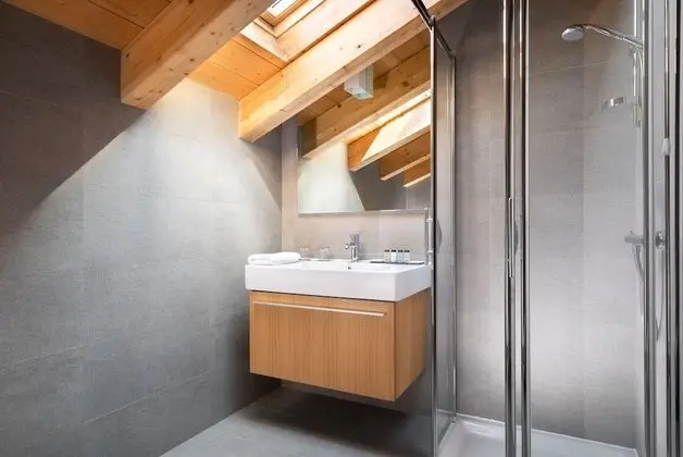 Grand Villa, 5 Yatak Odası, Balkon, Bahçe Manzaralı