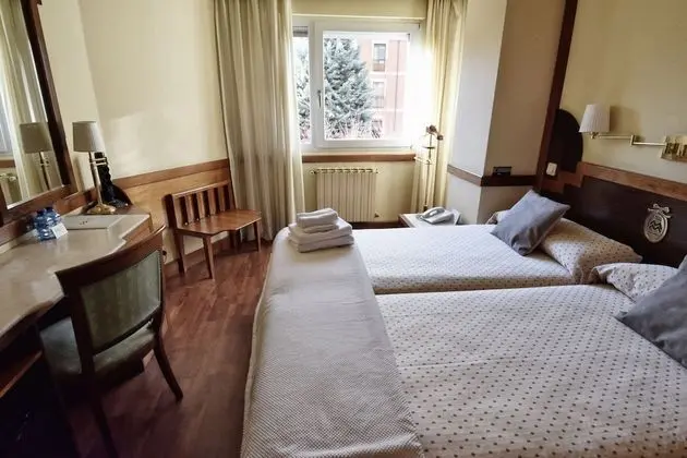 Tek Büyük Yataklı Oda