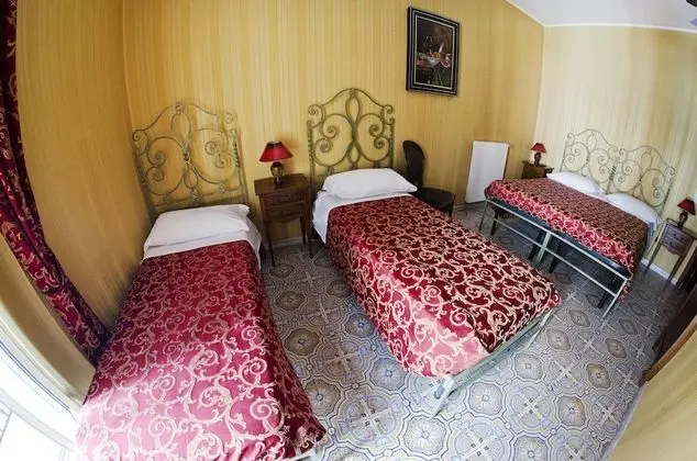 Tek Büyük Yataklı Oda, 1 Çift Kişilik Yatak