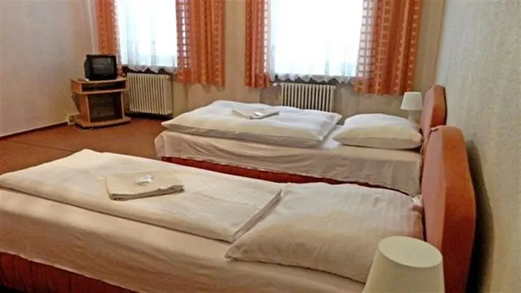 Basic Tek Büyük Yataklı Oda, Ortak Banyo