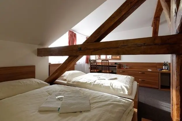 Tek Büyük veya İki Ayrı Yataklı Oda, Özel Banyo (Attic)