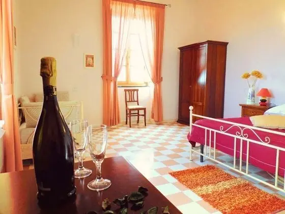 Üç Kişilik Oda