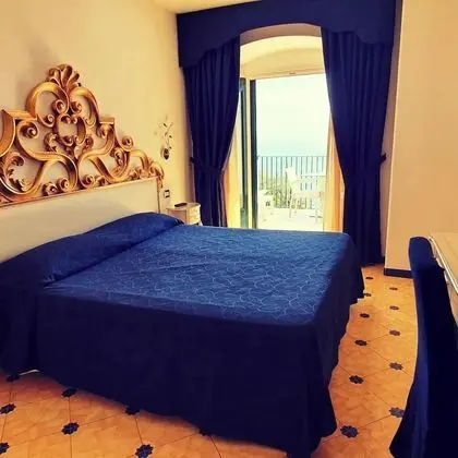 Deluxe Tek Büyük veya İki Ayrı Yataklı Oda, Deniz Manzaralı