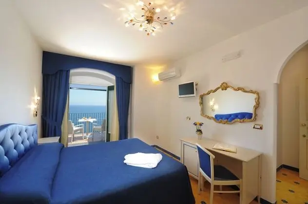 Deluxe Tek Büyük veya İki Ayrı Yataklı Oda, Deniz Manzaralı