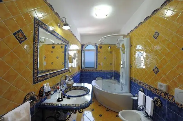 Deluxe Tek Büyük veya İki Ayrı Yataklı Oda, Deniz Manzaralı