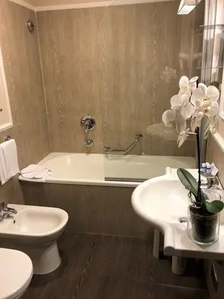 Üç Kişilik Oda