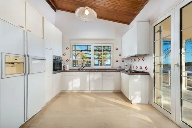 Villa, Deniz Manzaralı, Denize Sıfır