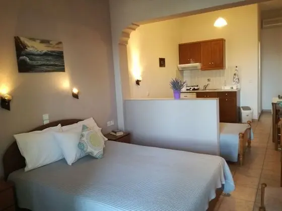 Stüdyo, Deniz Manzaralı (3 Adults)