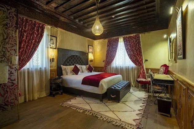 Deluxe Tek Büyük Yataklı Oda
