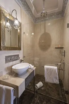 Exclusive Tek Büyük Yataklı Oda