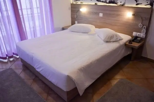 Tek Büyük veya İki Ayrı Yataklı Oda