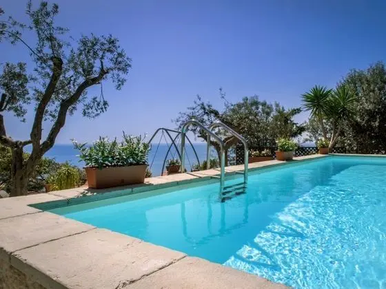 Villa, 4 Yatak Odası, Sigara İçilebilir, Sıcak Su Havuzu