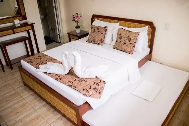 Deluxe Tek Büyük Yataklı Oda (2 Adults + 1 Child)