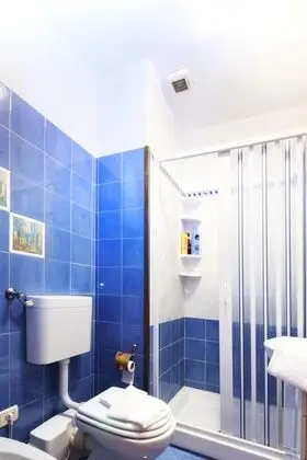 Tek Büyük Yataklı Oda, Ortak Banyo