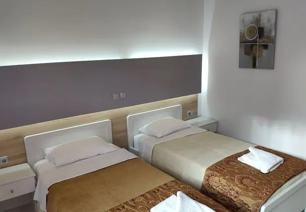 Tek Büyük veya İki Ayrı Yataklı Oda