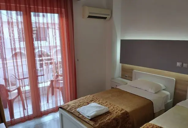 Tek Büyük veya İki Ayrı Yataklı Oda
