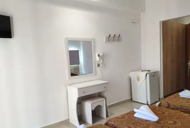Üç Kişilik Oda