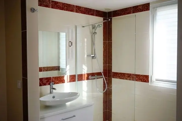 Tek Büyük veya İki Ayrı Yataklı Oda (Pinasse)