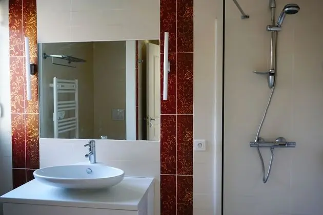 Tek Büyük veya İki Ayrı Yataklı Oda (Pinasse)