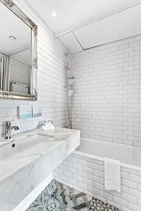 Superior Tek Büyük Yataklı Oda, Deniz Manzaralı (Without Spa Access)