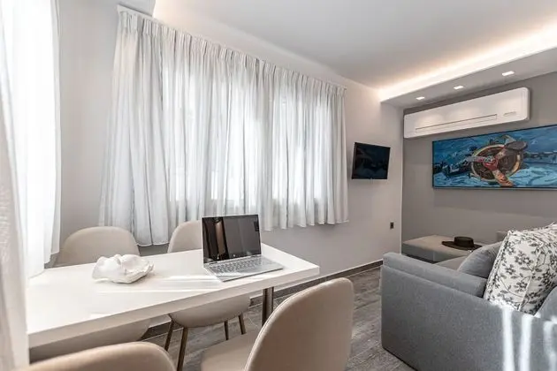 PETRA SUITE, PARTIAL CITY VIEW