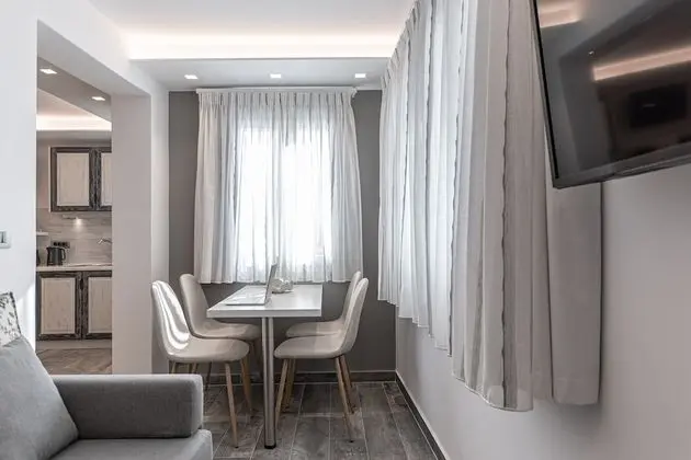 PETRA SUITE, PARTIAL CITY VIEW