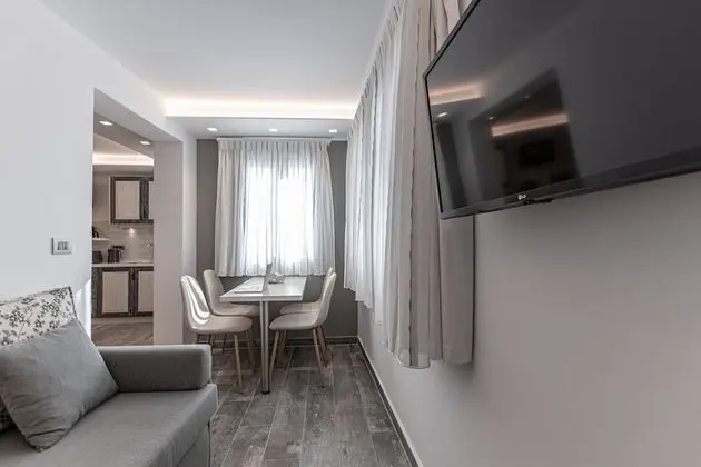 PETRA SUITE, PARTIAL CITY VIEW