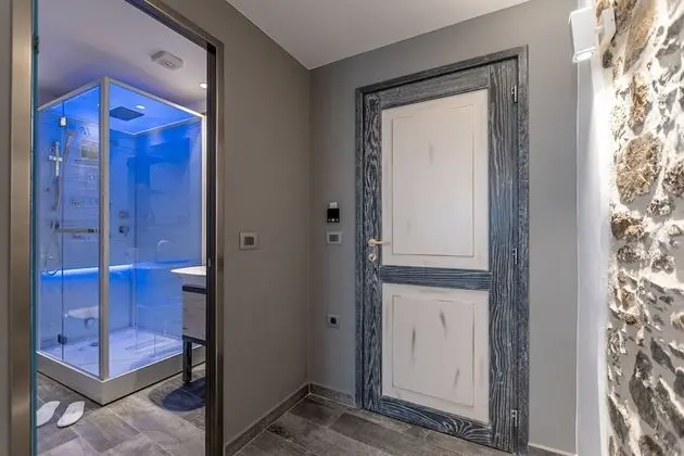 PETRA SUITE, PARTIAL CITY VIEW