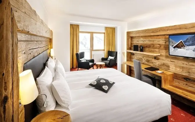 Tek Büyük veya İki Ayrı Yataklı Oda (Alpin)