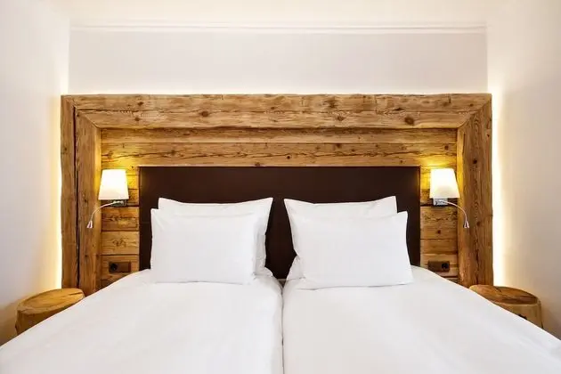 Tek Büyük veya İki Ayrı Yataklı Oda (Alpin)