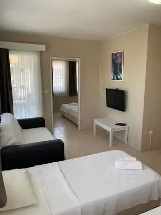 Apartment, Havuz Manzaralı, Balkonlu
