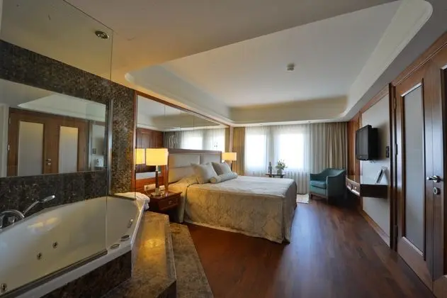 Executive Suit