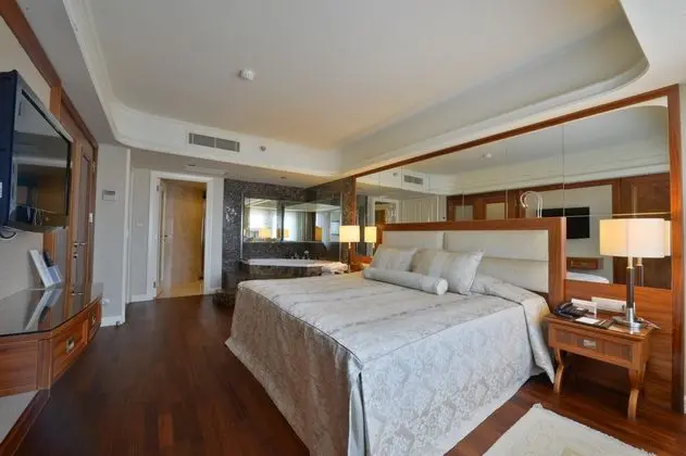 Executive Suit