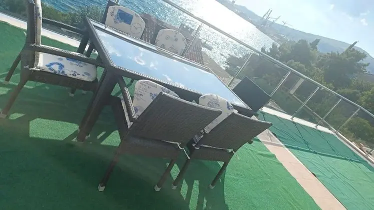 Apart Daire (Marija - 10 m from pebble beach - A2()