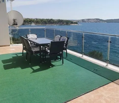 Apart Daire (Marija - 10 m from pebble beach - A2()