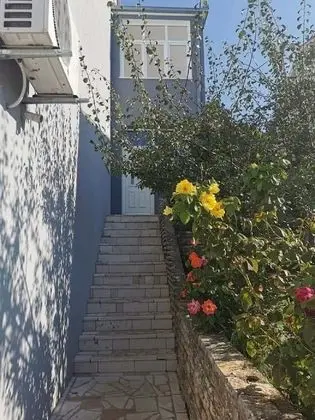 Apart Daire (Marija - 10 m from pebble beach - A2()