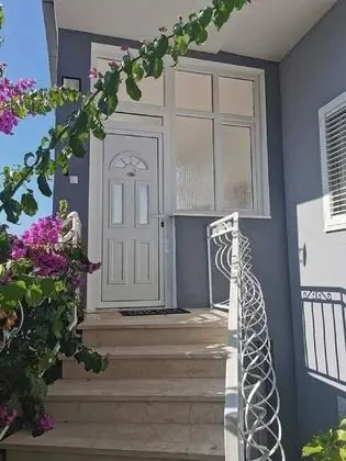 Apart Daire (Marija - 10 m from pebble beach - A2()