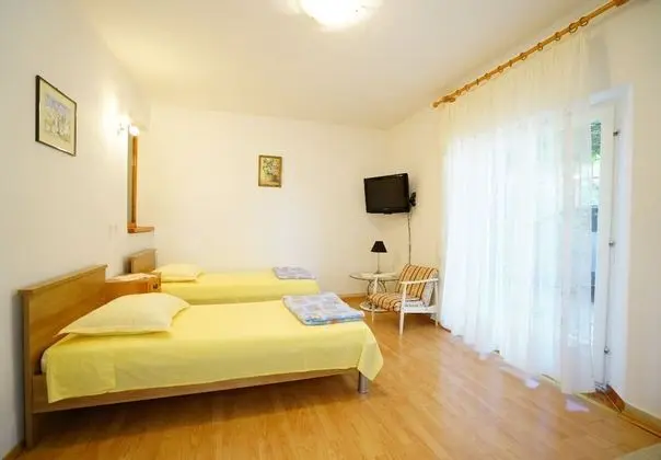 Apart Daire (Marija - 120 m from the beach - A1(4+)