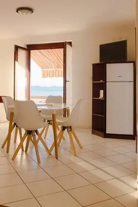 Apart Daire (Marija - 30m from the beach - A2(4+1))