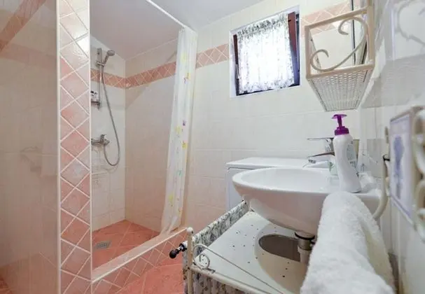 Ev (Marija - 70 m from beach - H(4+2))