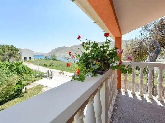Ev (Marija - 70 m from beach - H(4+2))
