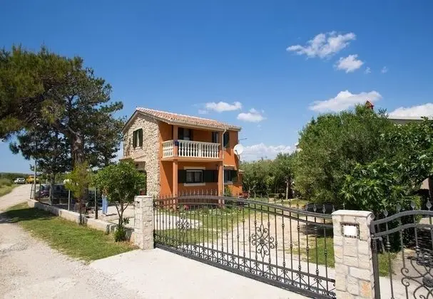 Ev (Marija - 70 m from beach - H(4+2))